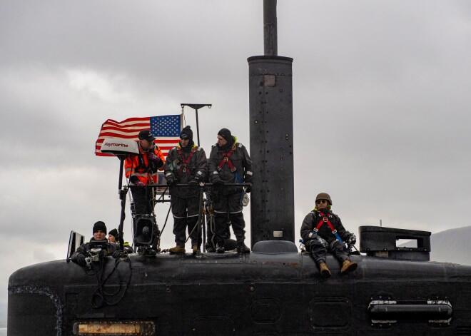 First Time: Kapal Selam Nuklir Amerika Parkir di Islandia