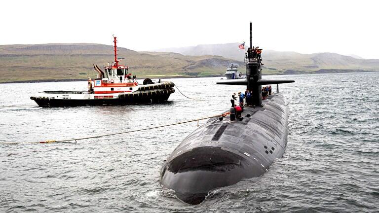 First Time: Kapal Selam Nuklir Amerika Parkir di Islandia