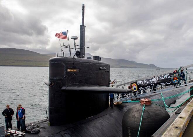 First Time: Kapal Selam Nuklir Amerika Parkir di Islandia