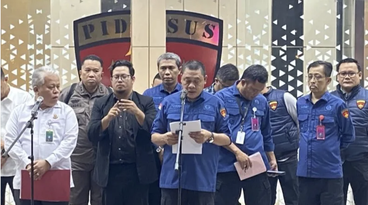 Kejagung Tetapkan Bos Minyak Riza Chalid Tersangka Korupsi