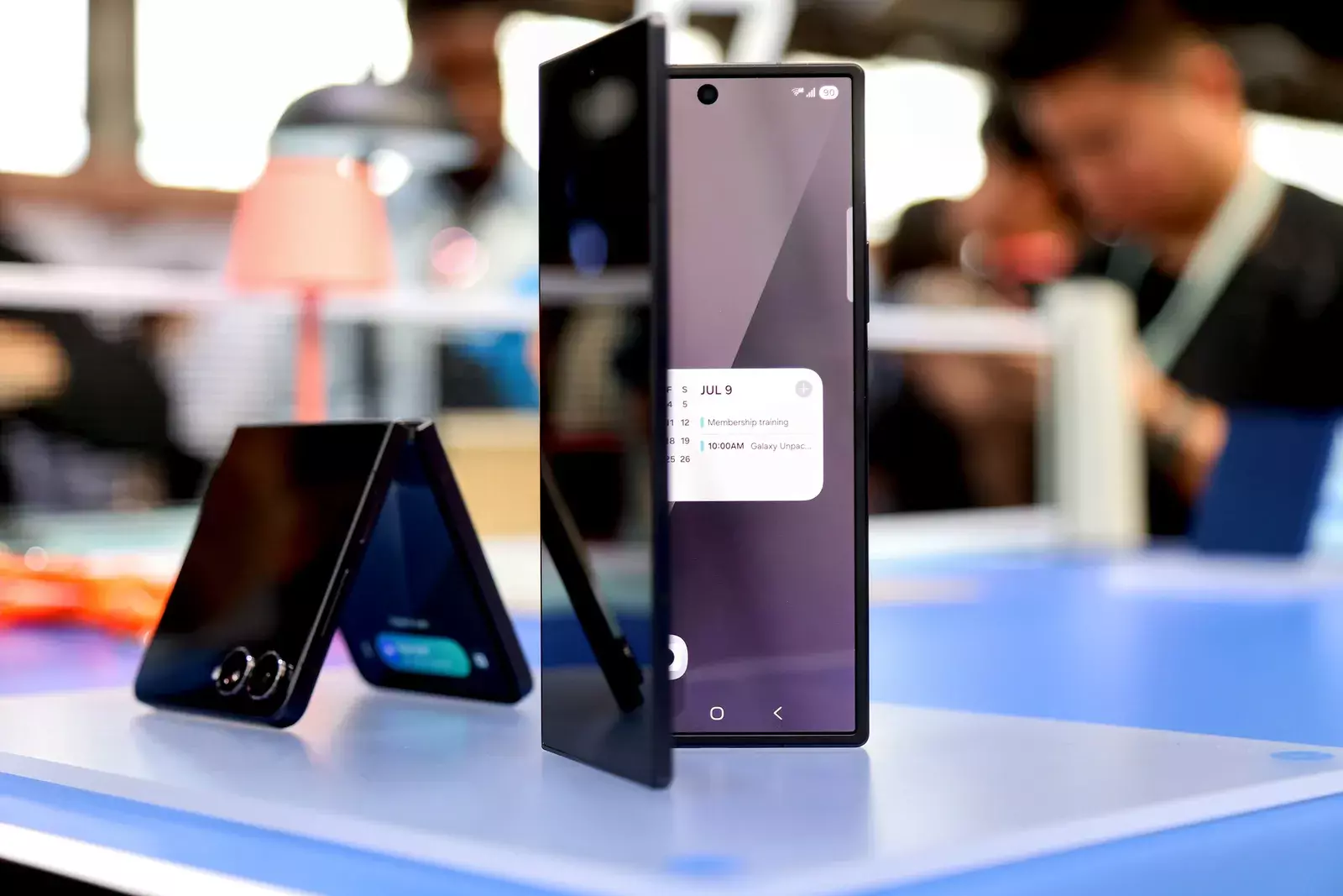 Samsung & Apple Mulai Keteteran Dalam Hal Inovasi Melawan Hape China