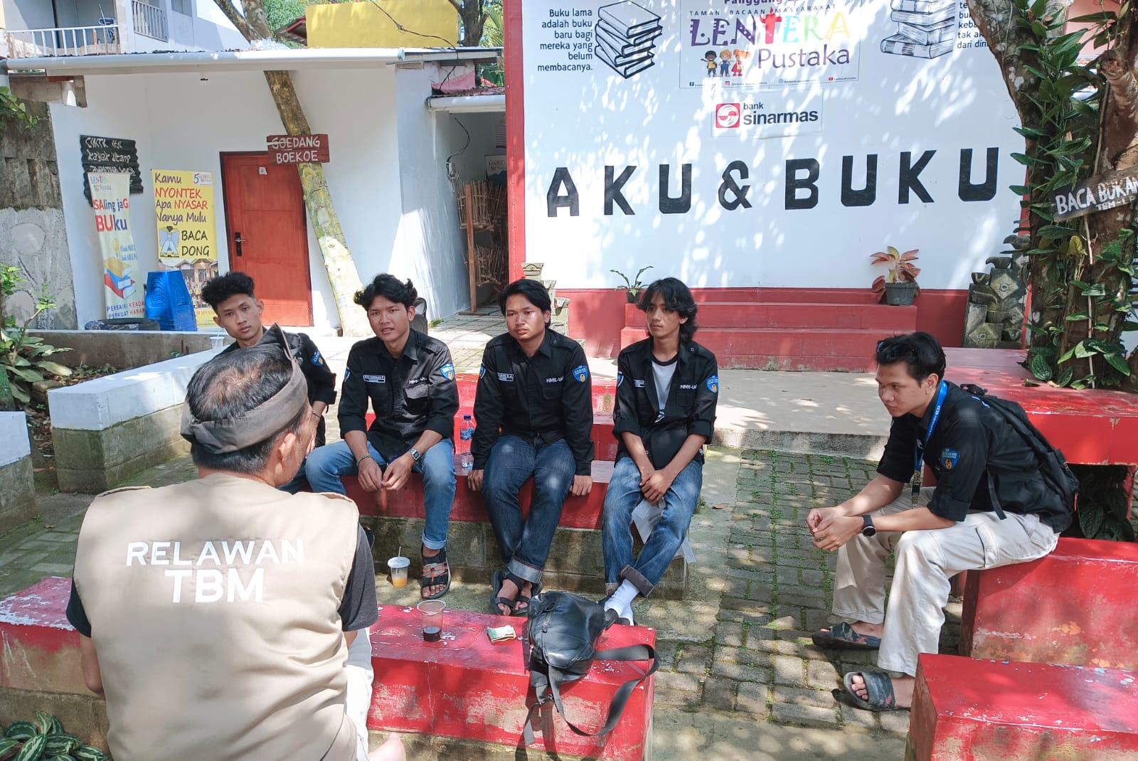 Keren, Taman Bacaan di Bogor Terapkan Listrik Tenaga Surya