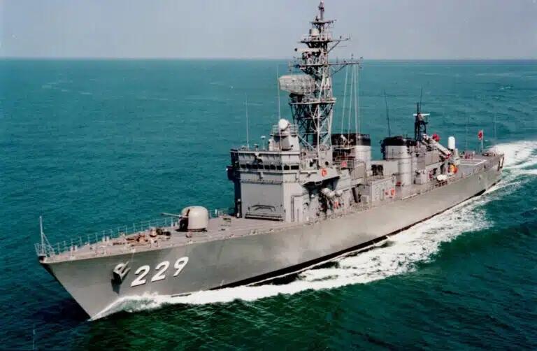 Bikin China Marah, Jepang Berencana Hibahkan Kapal Destroyer ke Filipina