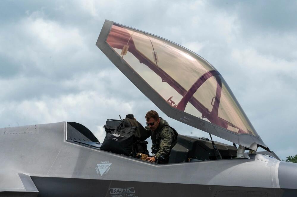 F-35A Sowan ke Filipina, China Merespon dengan Mengirim Kapal Mata-Mata