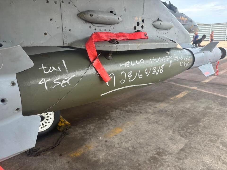 Sudah Dapat Izin dari Paman, F-16 Thailand Kirim Paket Bom Mk 82 ke Kamboja
