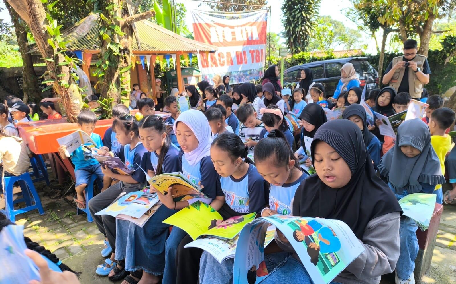 Baca Buku (Bukan Medsos) Butuh Keberanian!