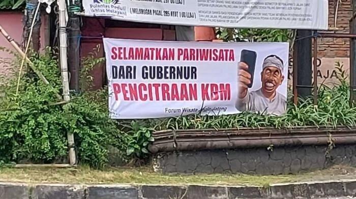 Ramai Spanduk Tolak Gubernur Konten di Yogya, Dedi Mulyadi Pilih....
