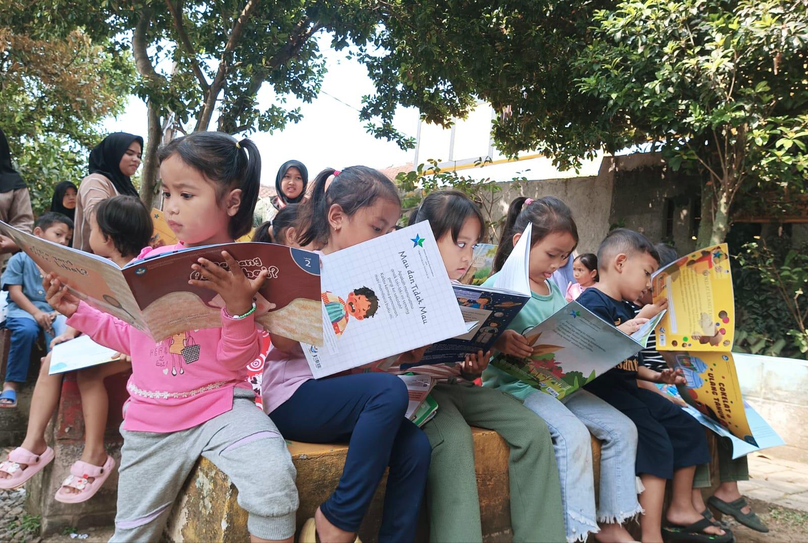 Kenapa Membaca di Taman Bacaan?