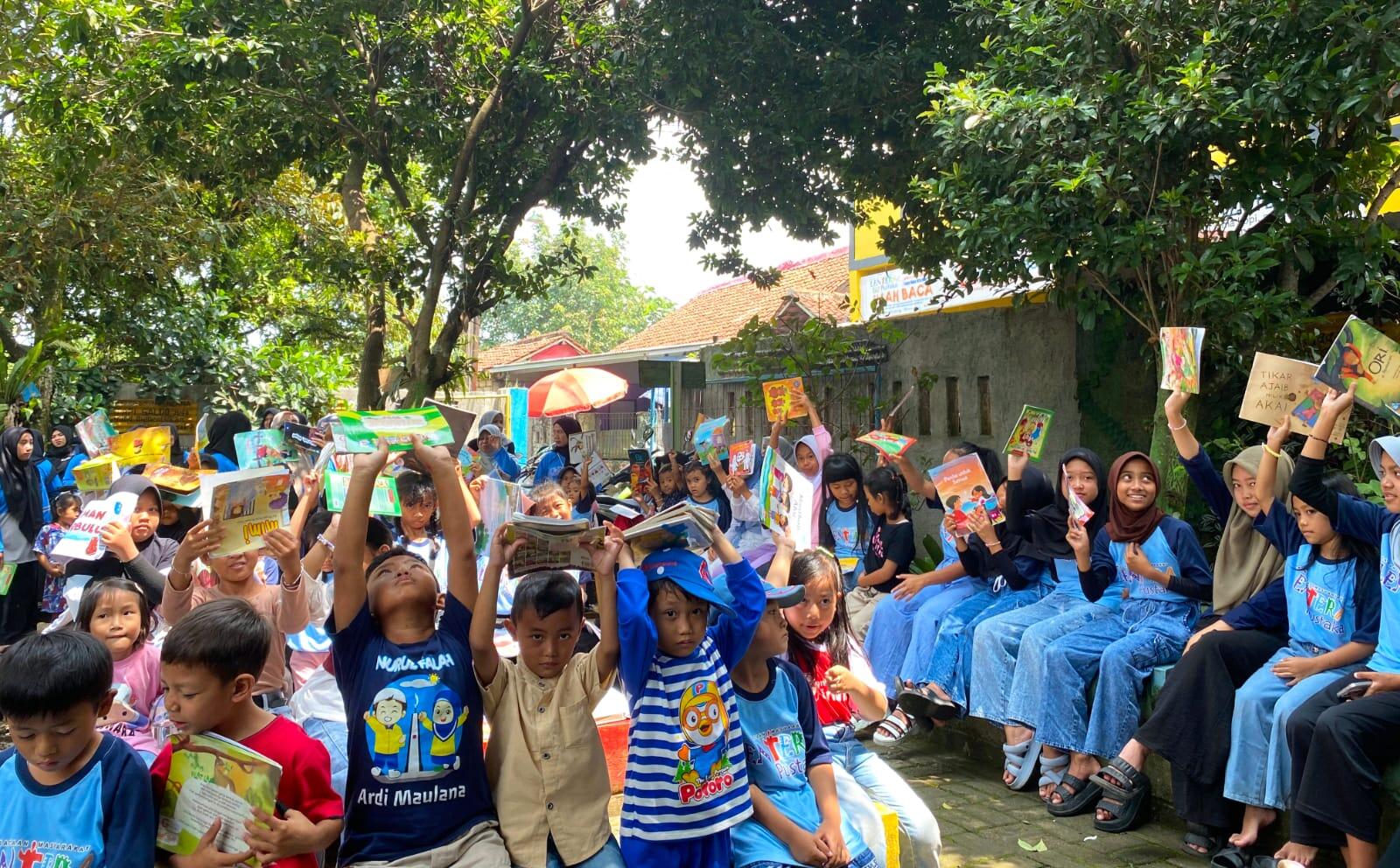 Kenapa Membaca di Taman Bacaan?