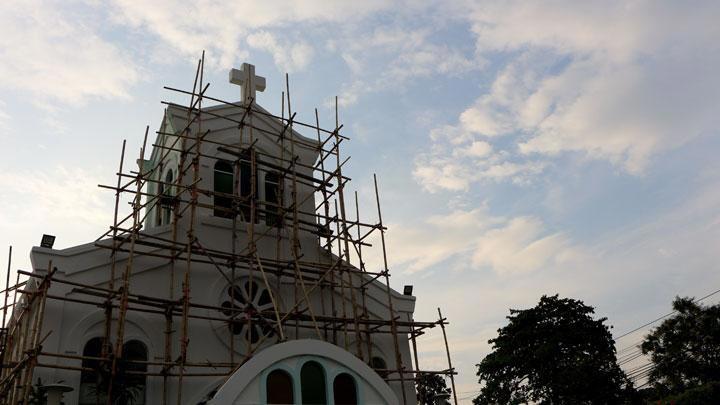 Rumah Doa Umat Kristen di Garut Ditutup Paksa, Rohaniawan dan Anaknya Diusir