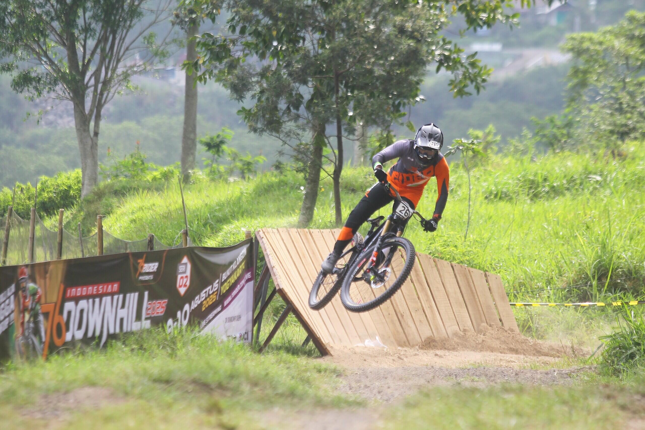 Hasil Putaran Kedua Ubah Peta Persaingan 76 Indonesian Downhill 2025 