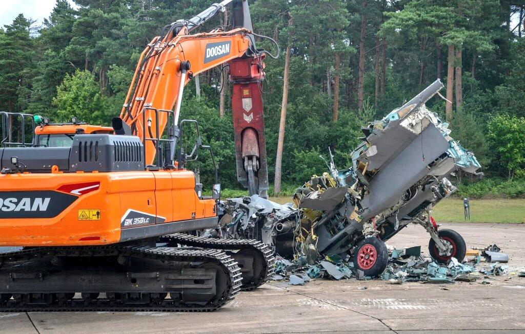 Jarang Terjadi, USAF Hancurkan F-15B di Inggris