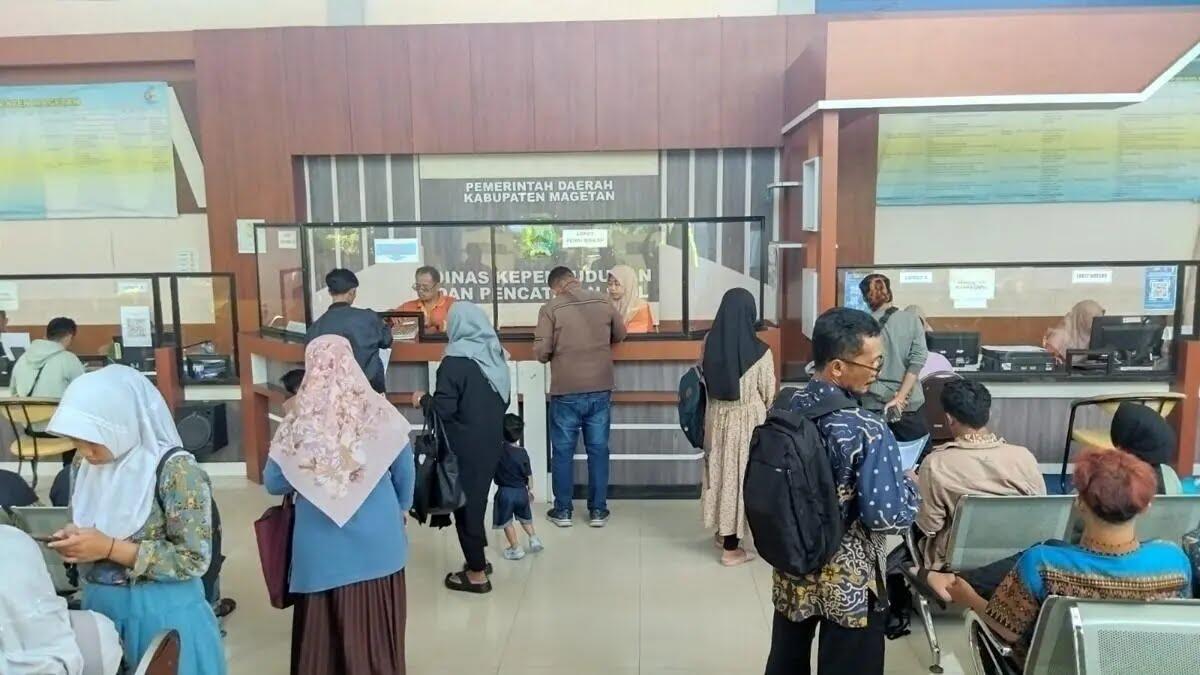 Ratusan Warga Magetan Mengurus Kolom Penghayat Kepercayaan di KTP
