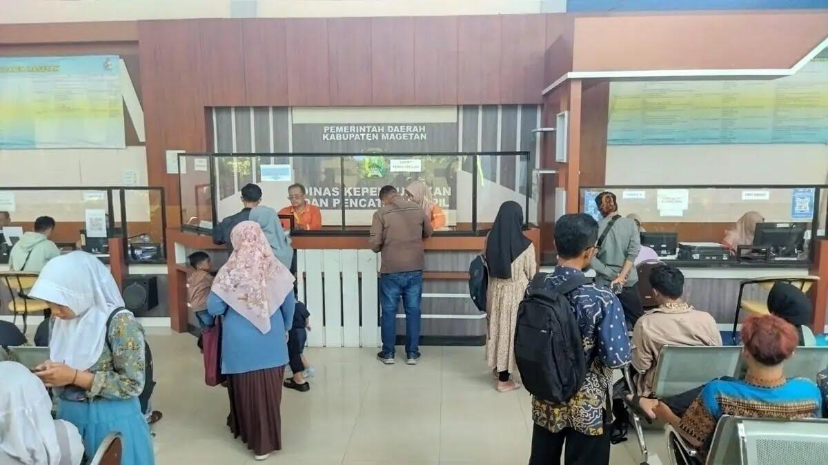 Ratusan Warga Magetan Mengurus Kolom Penghayat Kepercayaan di KTP
