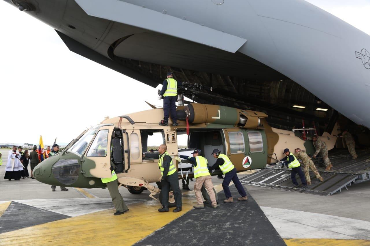 Black Hawk Down | Helikopter UH-60 Polisi Kolombia Jatuh Akibat Disengat Drone