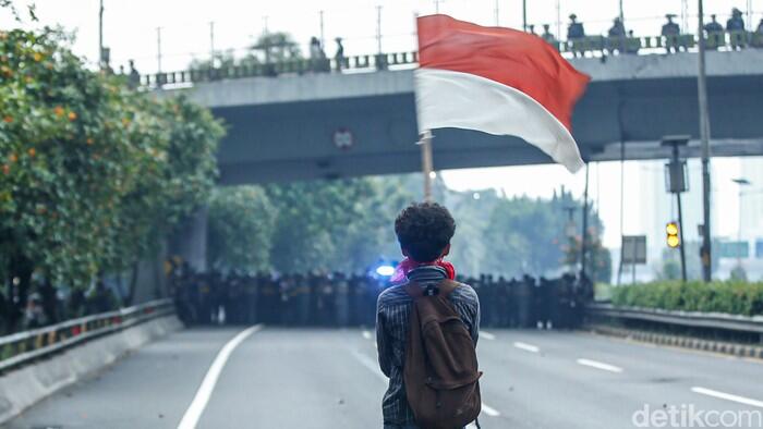 "Netizen Dukung Demo Gedung DPR RI, Protes Keras Tunjangan Anggota DPR"