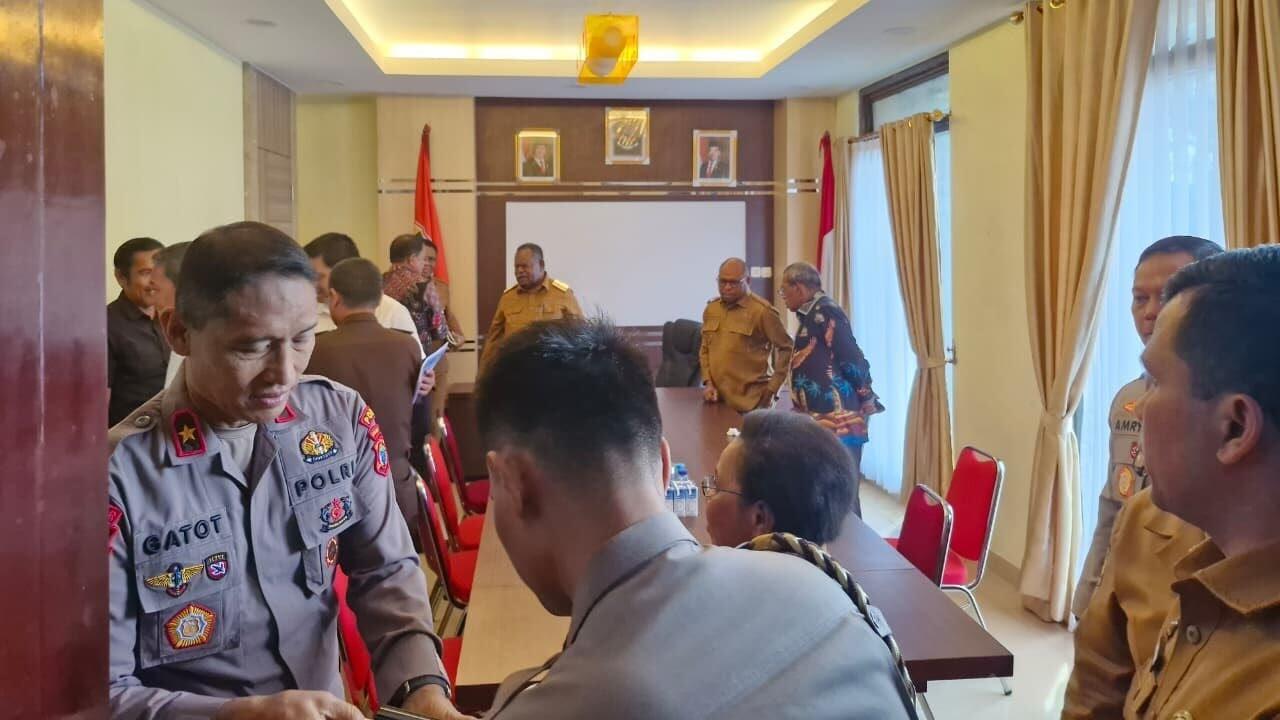 Rapat Tertutup Forkopimda PBD: Polemik Pemindahaan Tapol Papua, Gubernur Enggan Beri