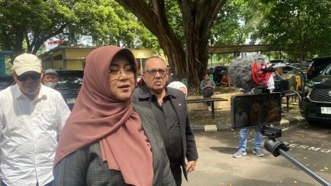 Dokter Tifa Surati Donald Trump, Bongkar Alasan di Balik Ijazah Jokowi?