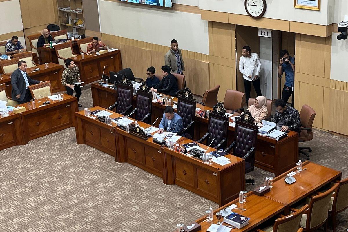 DPR Sebut Gedung MA Bisa Roboh jika Semua Hakim Penerima Suap Zarof Dibongkar