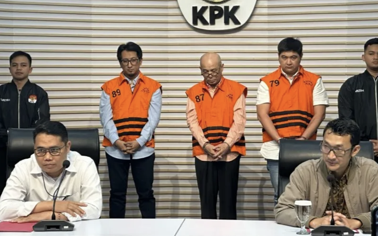KPK Tahan 3 Tersangka Kasus Suap Terkait Pengadaan Katalis untuk BBM Pertamina