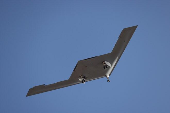 Kado Akhir Tahun, B-21 Raider yang Kedua Sukses Terbang Perdana