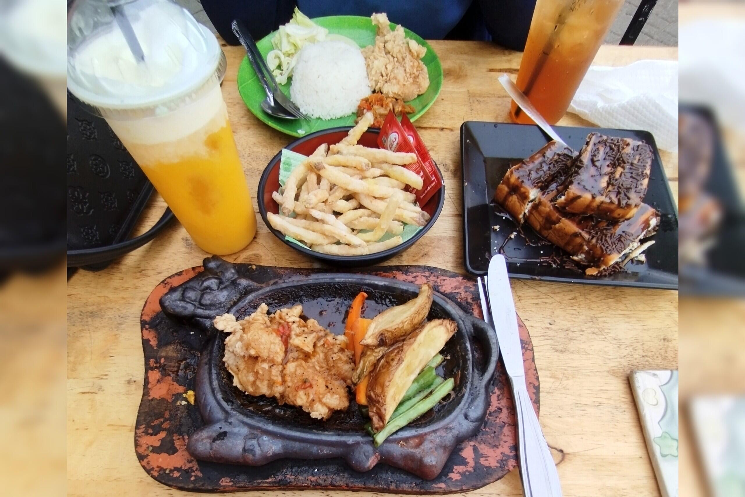 BURGER SIKELING KULINER MURAH DI MEDAN YANG VIRAL MULAI HARGA 10 RIBUAN