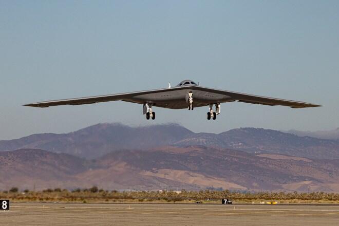 Kado Akhir Tahun, B-21 Raider yang Kedua Sukses Terbang Perdana