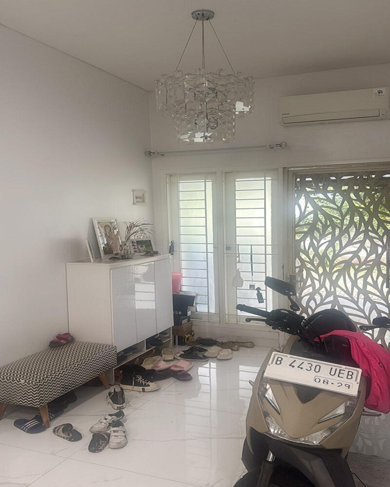 Rumah Dijual di Serpong Utara Dekat Mall WTC Matahari, BSD Plaza