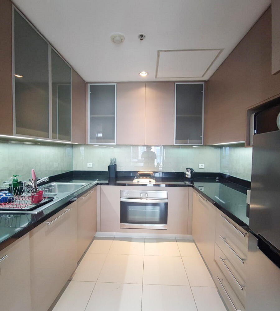 Jual Apartemen Oakwood Premier Cozmo 2BR Dekat The Bellagio Boutique Mall