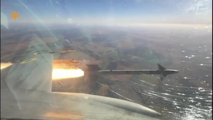 Pakai Rudal Legendaris Sidewinder, F-16 Ukraina Tembak Jatuh Rudal Jelajah Kh-101