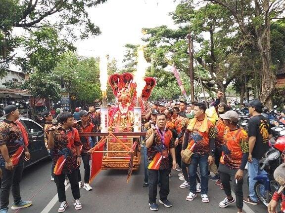 Kemeriahan Kirab Budaya Peringati 200 Tahun Klenteng Eng An Kiong Kota Malang