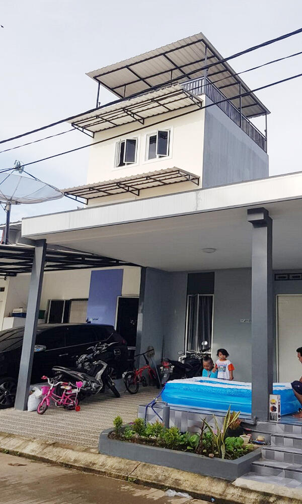 Rumah Dijual 4 Lantai di Mutiara Gading City Bekasi Dekat South Lake Park