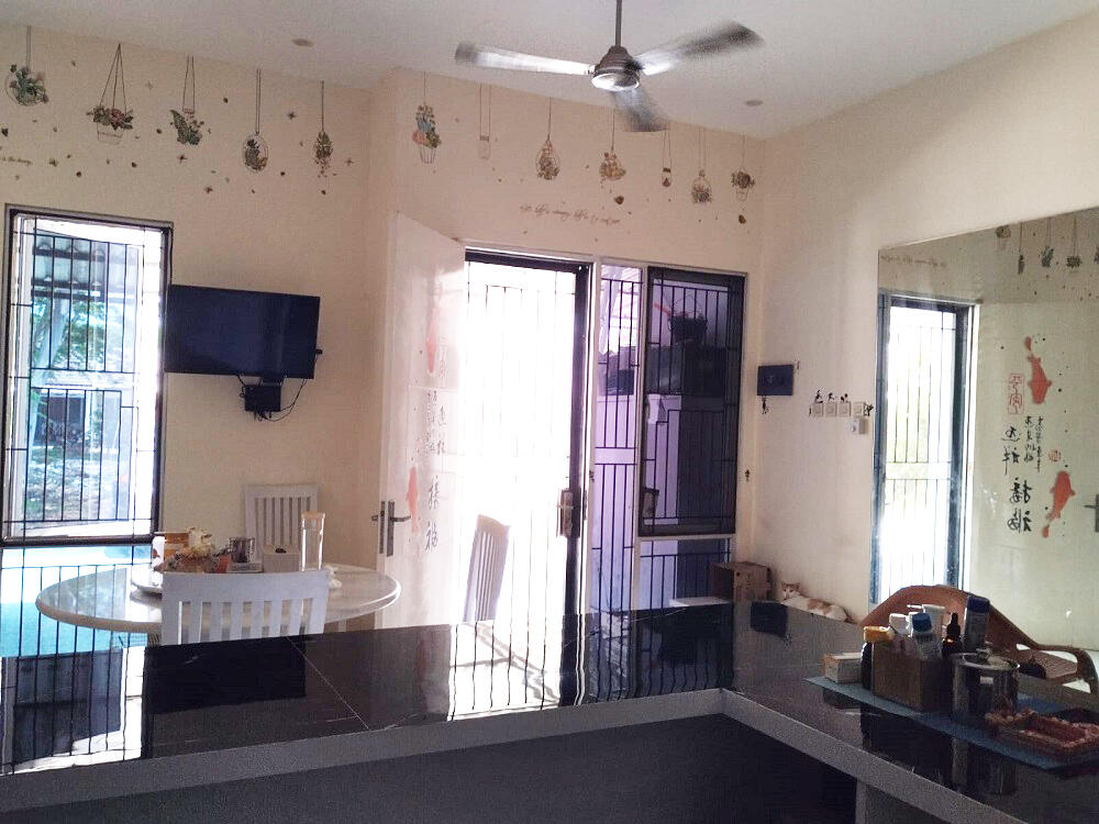 Rumah Dijual 4 Lantai di Mutiara Gading City Bekasi Dekat South Lake Park
