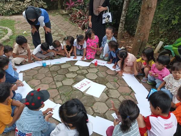 Sedikit Cara Taman Bacaan Membangun Karakter Anak Sejak Dini