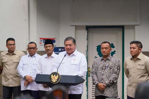 Menko Airlangga Umumkan BLT Rp900 Ribu dan Magang 100 Ribu Kuota