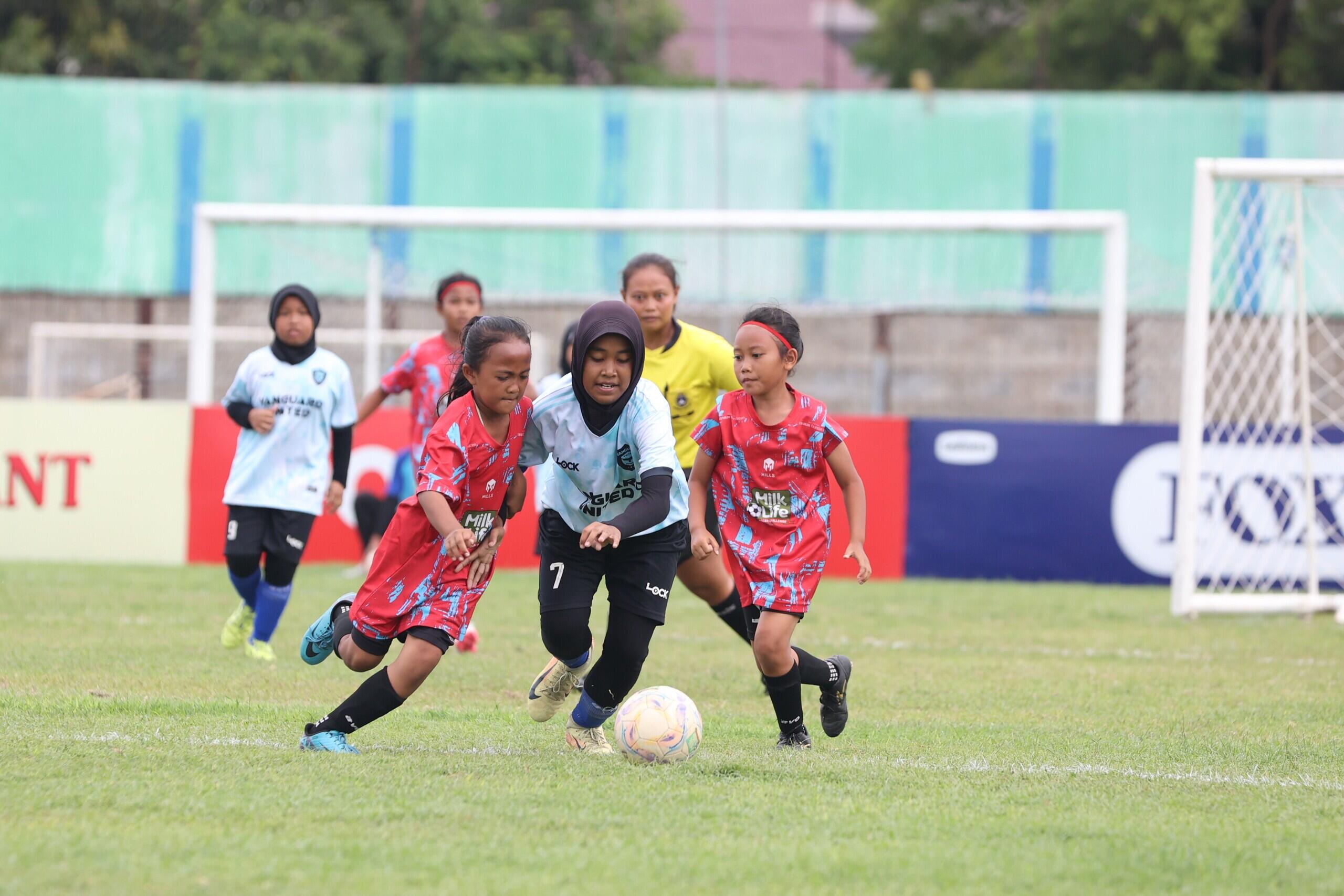 MI Baburroyyan Kiyudan dan SD Muhammadiyah Karangploso Juara MLSC Yogya