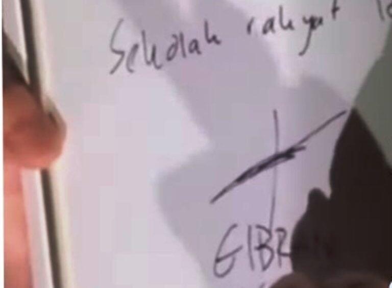 Tanda Tangan Gibran Jadi Sorotan

