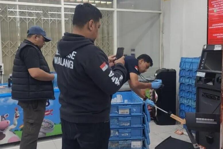 Demi Judi Online, Pria di Malang Bobol ATM di Indomaret