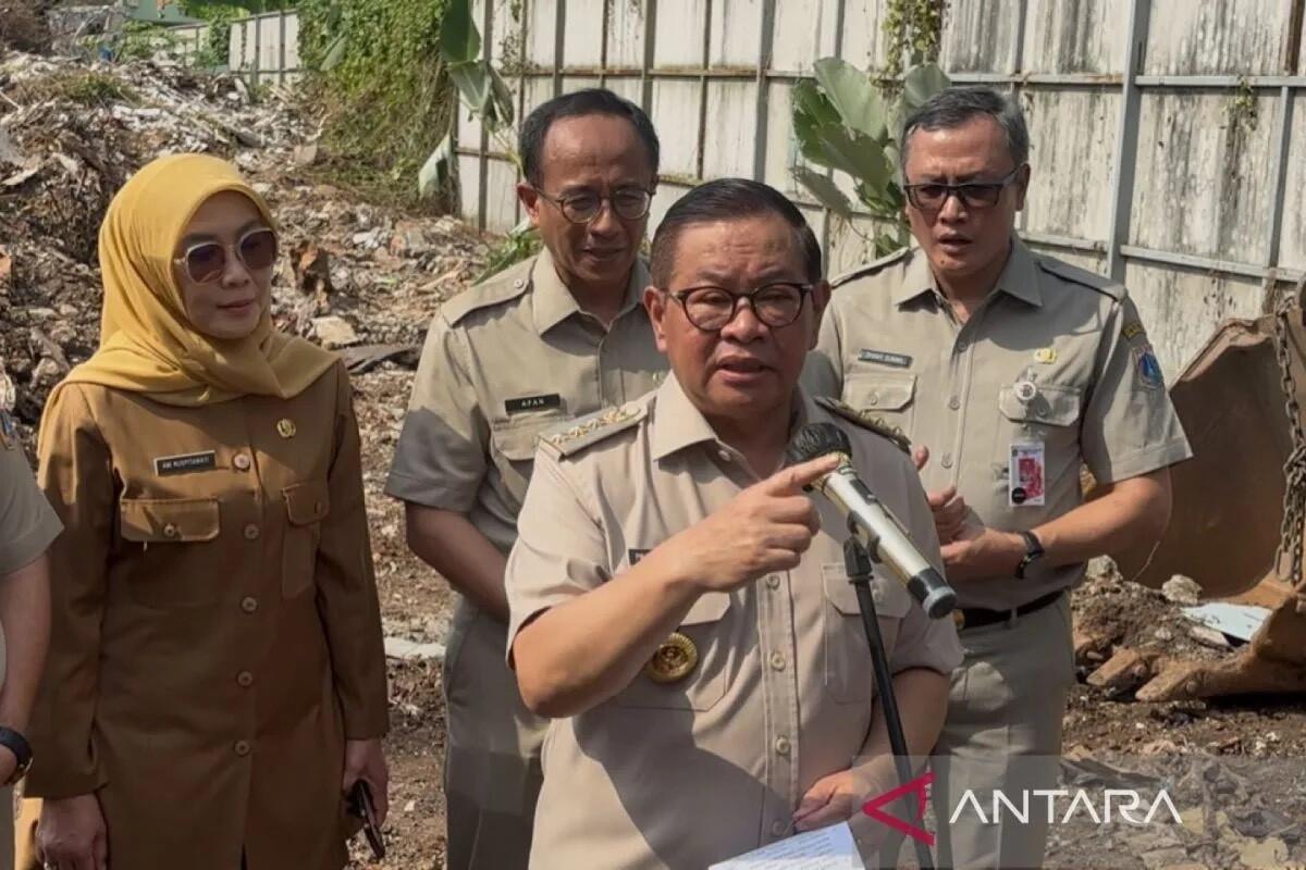 Pramono Anung Sebut 5 Ribuan Pohon Rawan Tumbang Perlu Penyangga