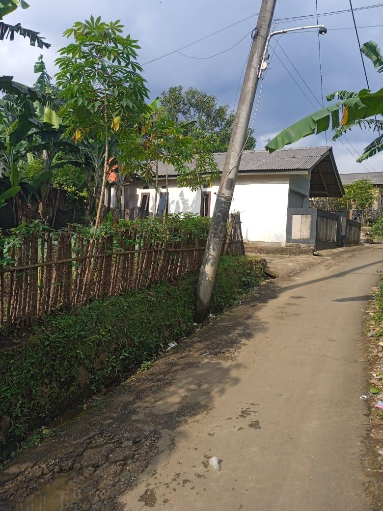 Sebidang tanah + rumah