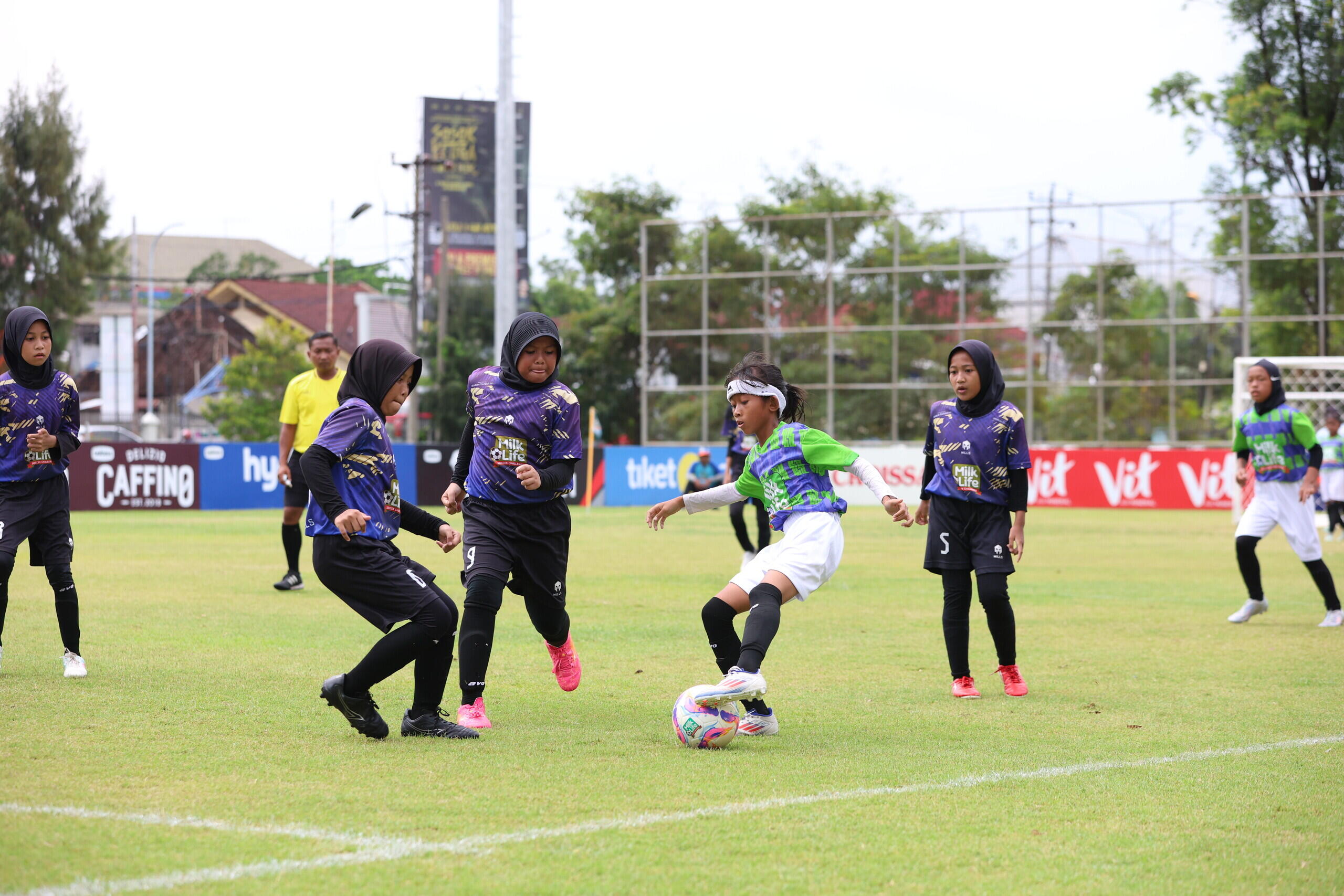 SD Kristen Manahan dan SD Al Azhar Syifa Juara MLSC Solo Seri 1