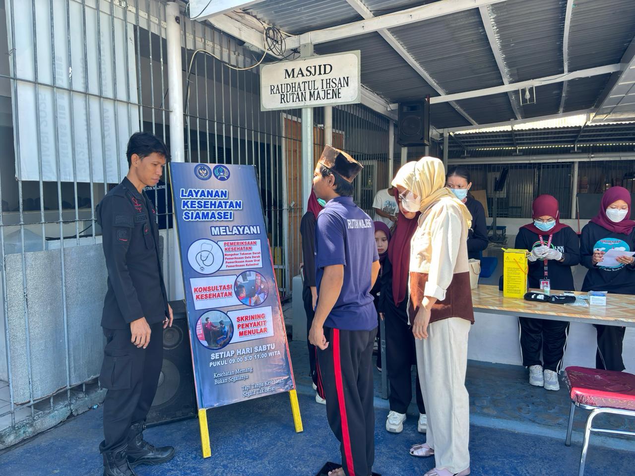 Rutan Majene berkolaborasi dengan Mahasiswa UNSULBAR Penuhi Hak Kesehatan WBP