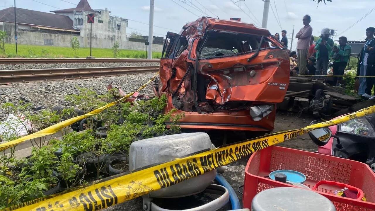 Kronologi Lengkap Kecelakaan Kereta di Prambanan, Diduga Palang Pintu Tidak Menutup

