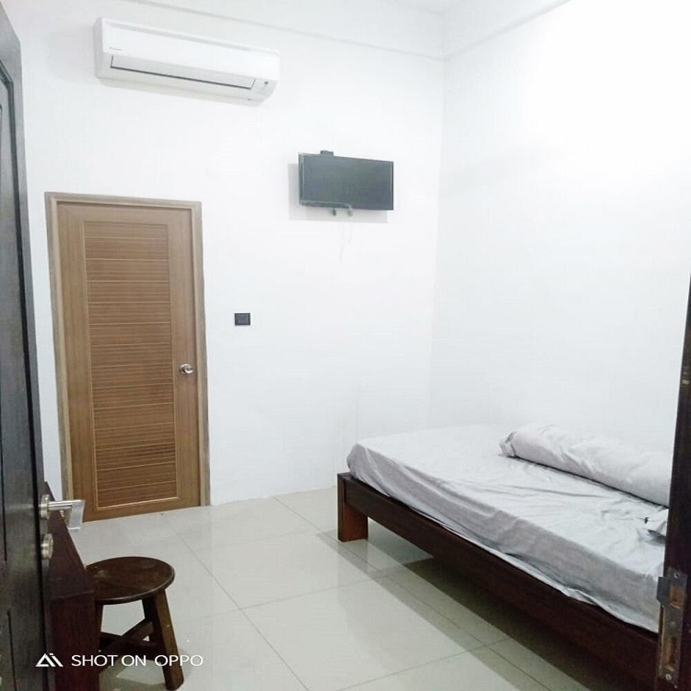 Jual Rumah Kost 20 Kamar disamping Gerbang Universitas Trunojoyo Bangkalan Madura