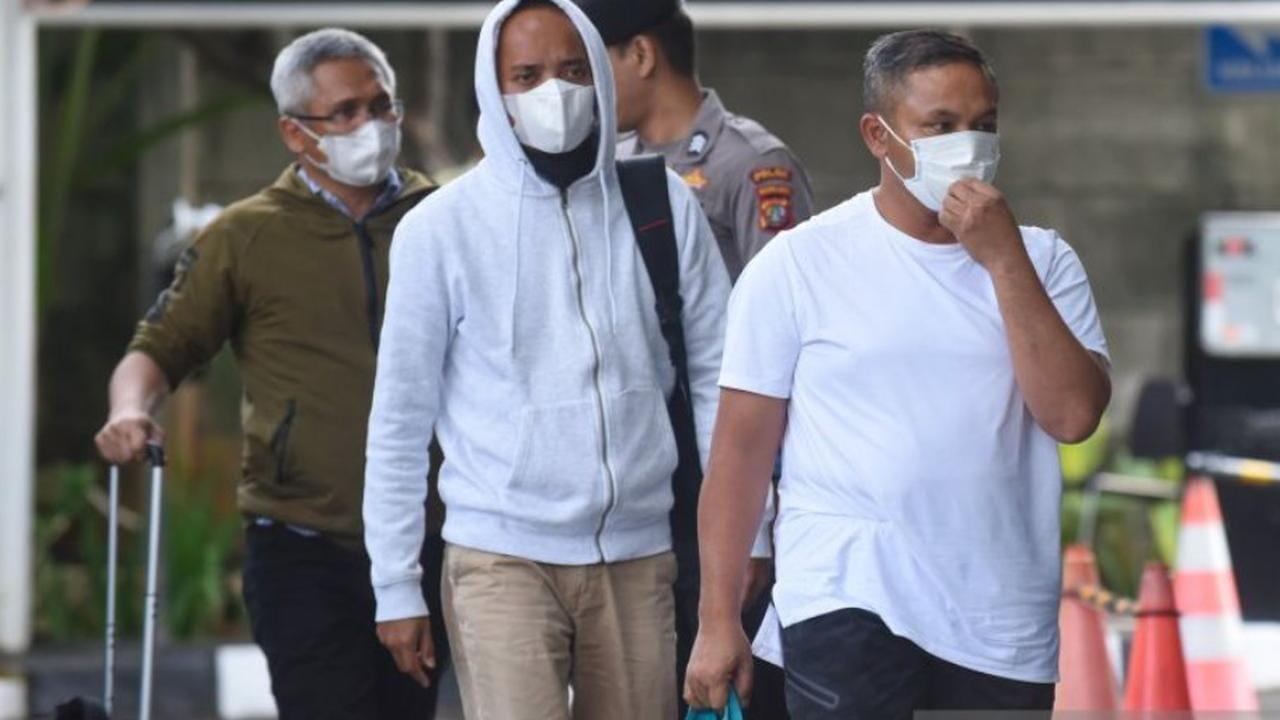 OTT Gubernur Riau: KPK Sita Uang Rp1,6 Miliar, Ungkap Modus Jatah Preman