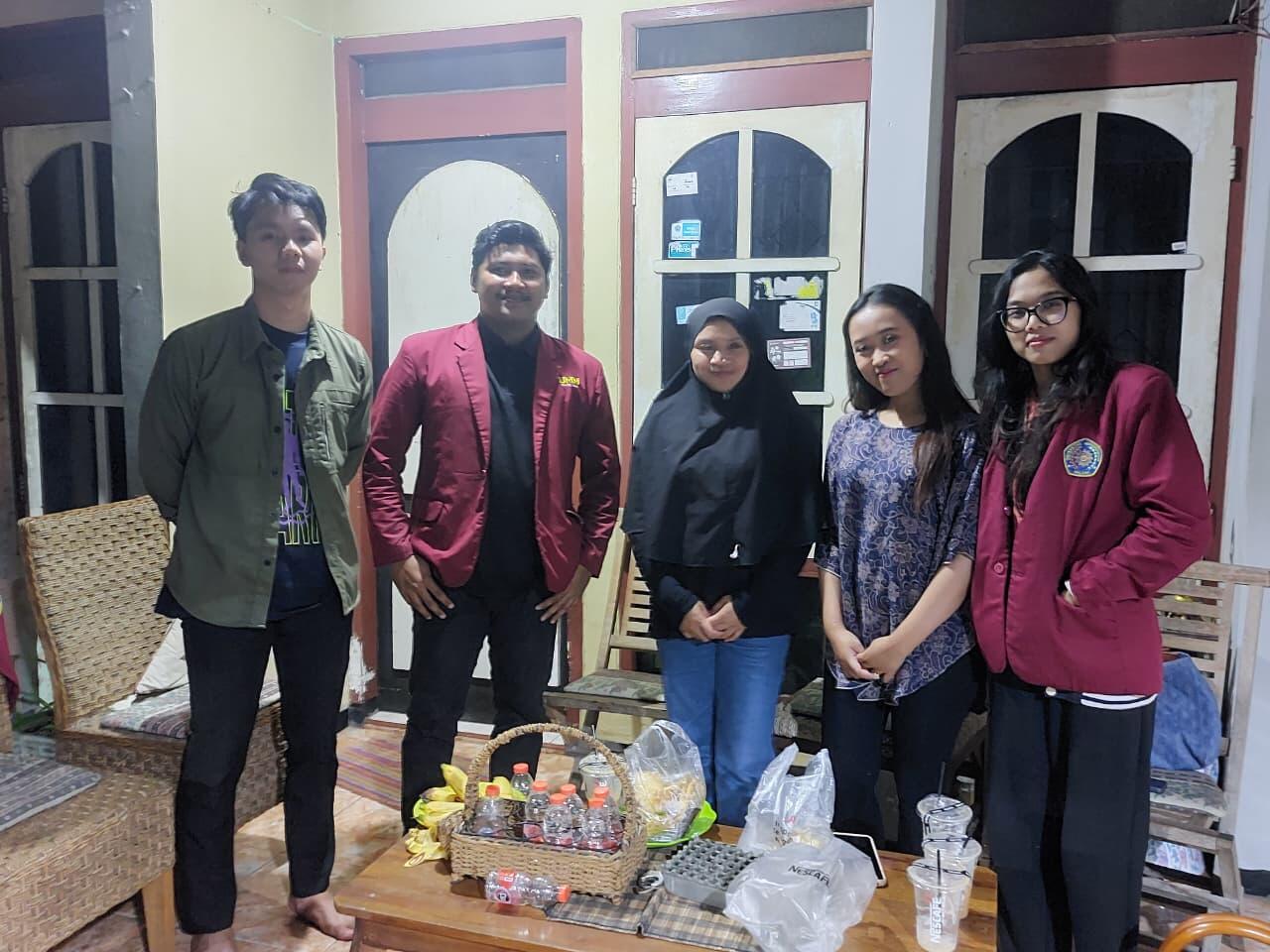 Mahasiswa FH UMM Lakukan Sosialisasi Sertifikat SPP-IRT Pada Pelaku Usaha