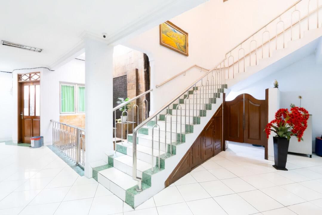 Kost Putri Dekat Kota Kasablanka, Mall Bassura City, Kampus STIS