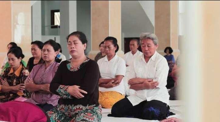 Perempuan Penghayat Kesulitan Tunjukkan Identitas Diri