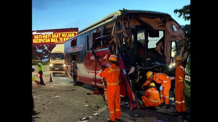 Tol Cipali Kembali Makan Korban, Kecelakaan Beruntun Tewaskan 5 Orang