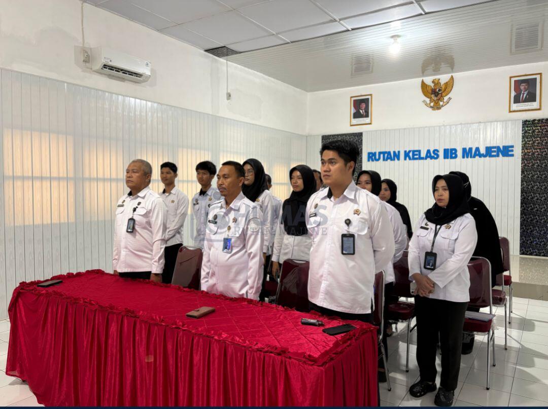 Jajaran pegawai Rutan Majene mengikuti Upacara dan Tasyukuran Hari Bakti KEMENIMIPAS